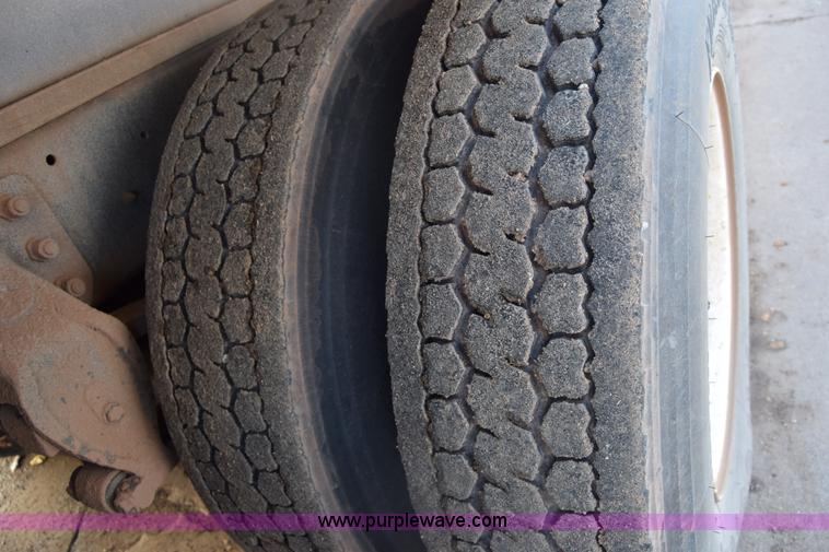 image for item K4985 1991 Mack CH613 fuel truck