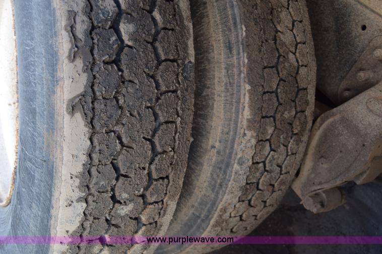 image for item K4985 1991 Mack CH613 fuel truck