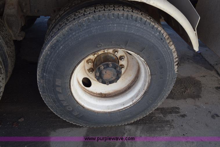 image for item K4985 1991 Mack CH613 fuel truck