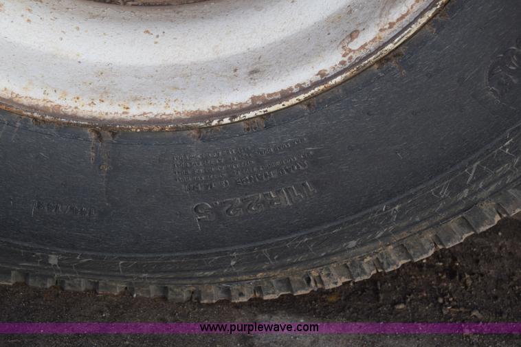 image for item K4985 1991 Mack CH613 fuel truck