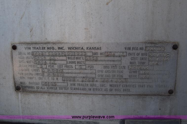 image for item K4985 1991 Mack CH613 fuel truck