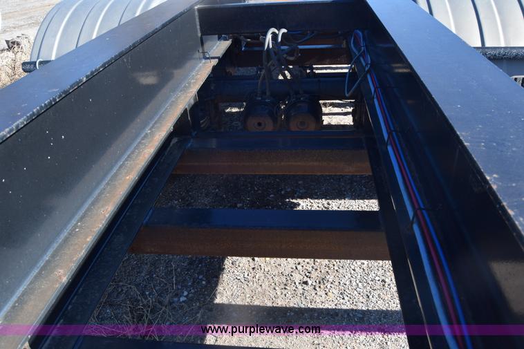 image for item K4993 2009 Neville sprayer trailer