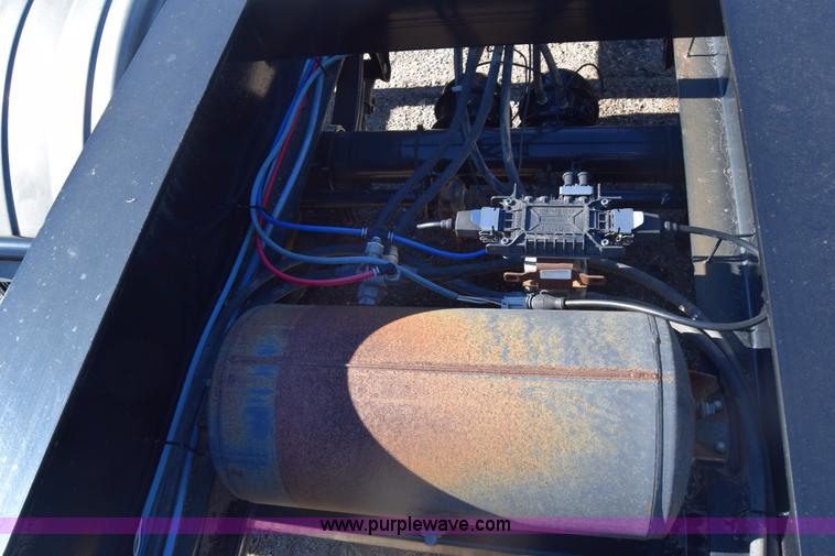 image for item K4993 2009 Neville sprayer trailer