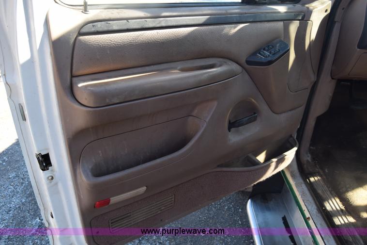 image for item K4995 1996 Ford F350 Loral applicator truck