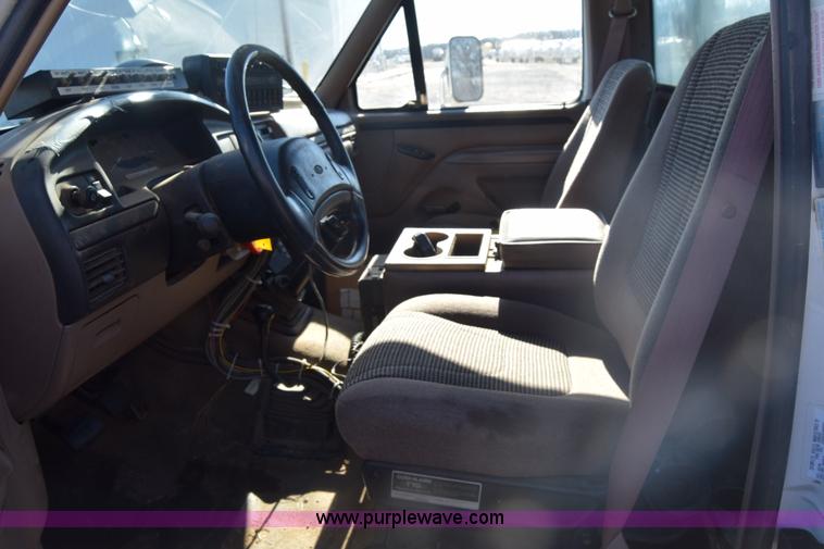 image for item K4995 1996 Ford F350 Loral applicator truck