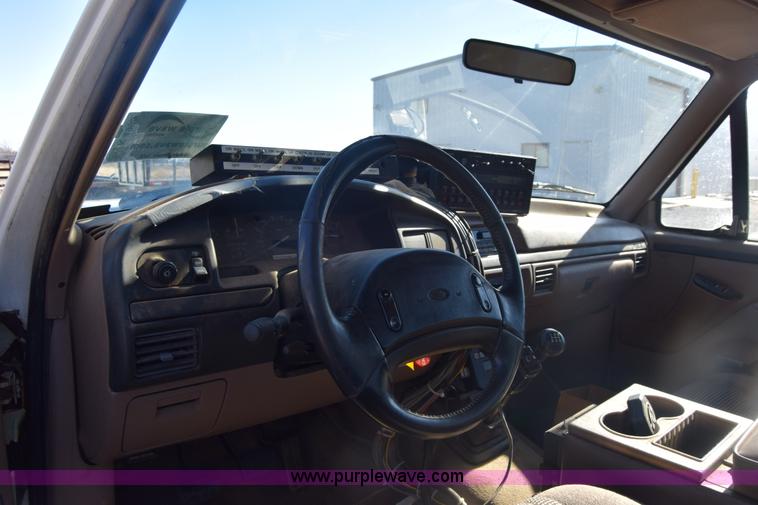 image for item K4995 1996 Ford F350 Loral applicator truck