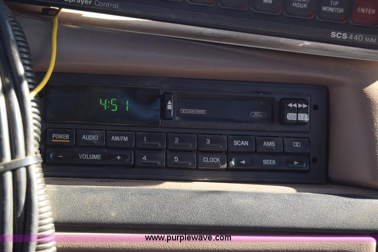 image for item K4995 1996 Ford F350 Loral applicator truck