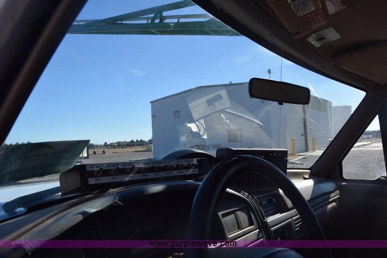 image for item K4995 1996 Ford F350 Loral applicator truck