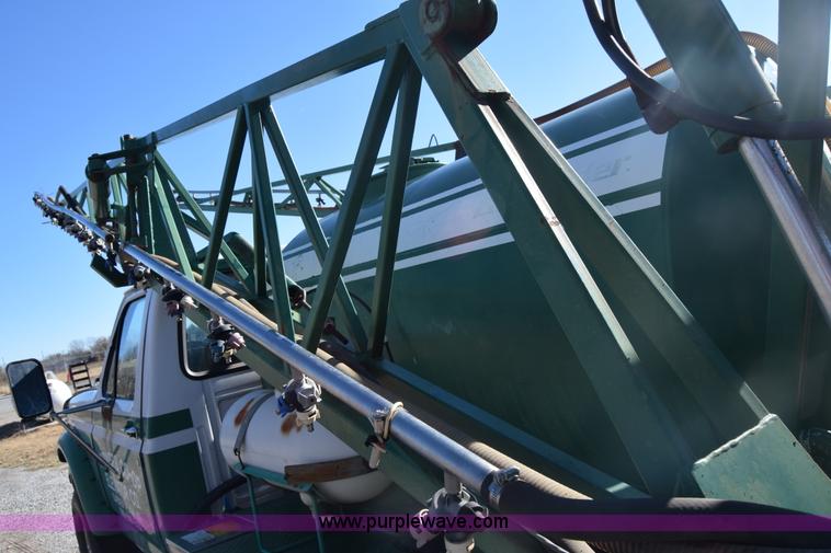 image for item K4995 1996 Ford F350 Loral applicator truck