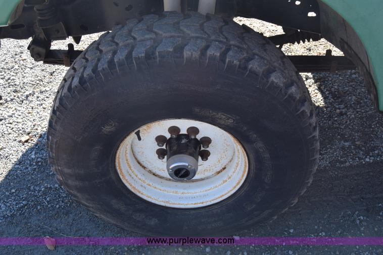 image for item K4995 1996 Ford F350 Loral applicator truck