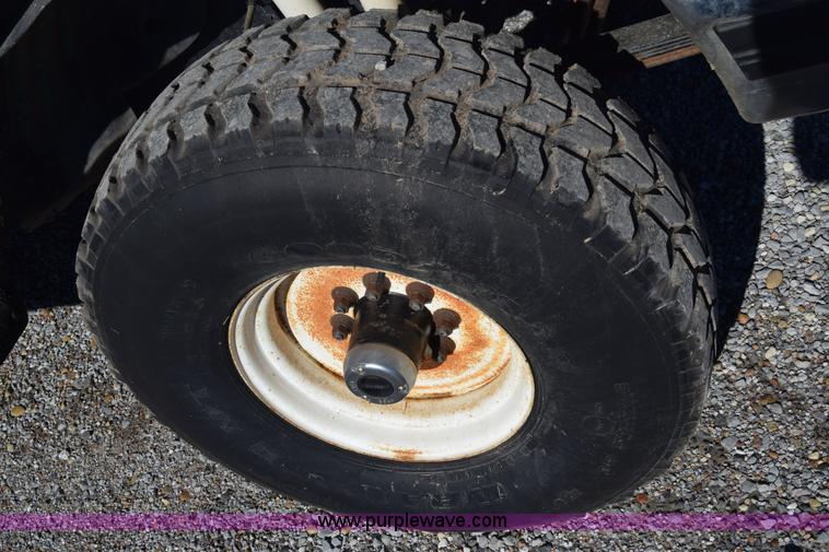 image for item K4995 1996 Ford F350 Loral applicator truck