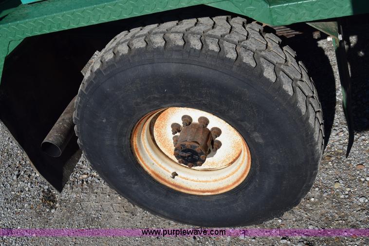 image for item K4995 1996 Ford F350 Loral applicator truck