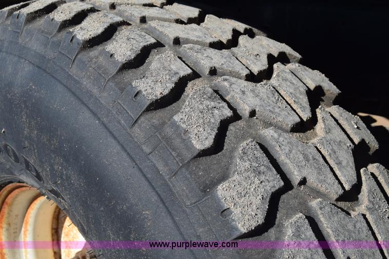 image for item K4995 1996 Ford F350 Loral applicator truck