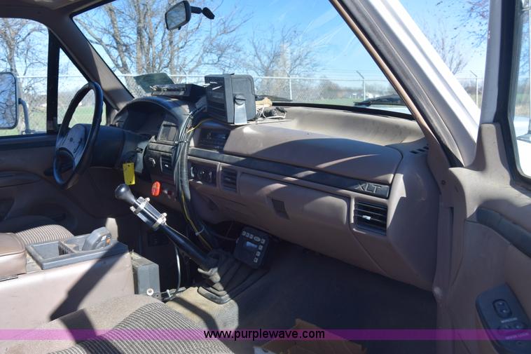 image for item K4995 1996 Ford F350 Loral applicator truck