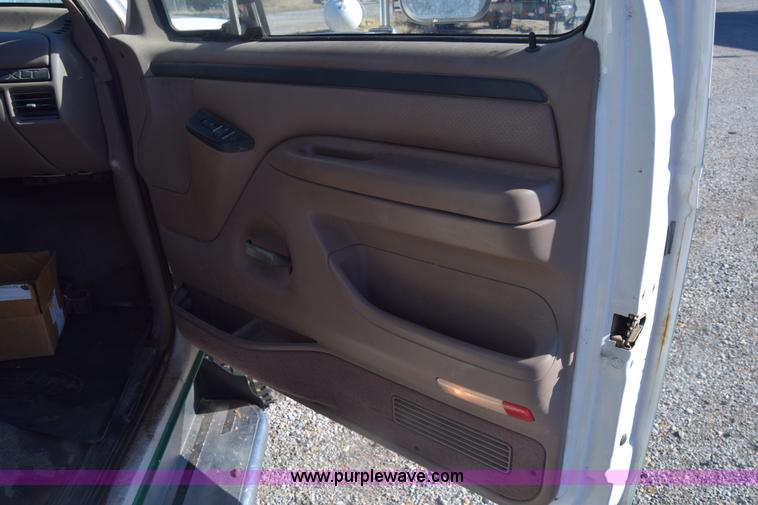 image for item K4995 1996 Ford F350 Loral applicator truck