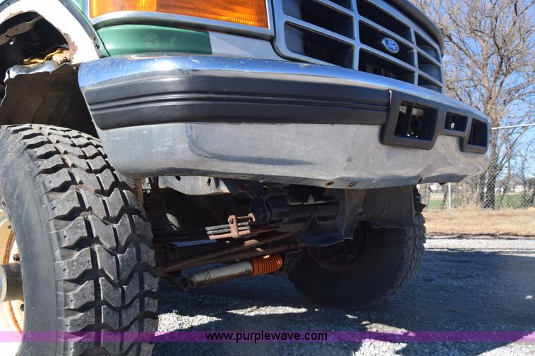 image for item K4995 1996 Ford F350 Loral applicator truck