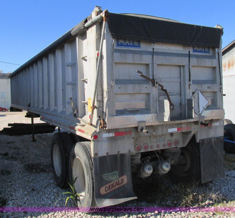 image for item K5202 1993 Mate end dump trailer