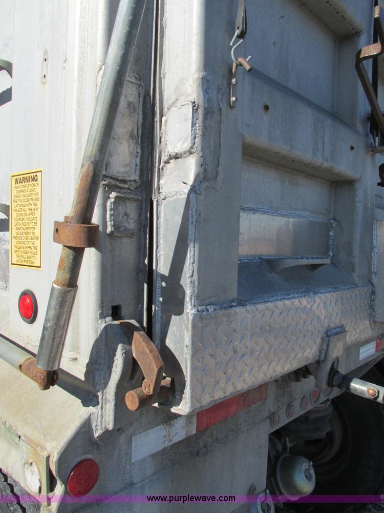 image for item K5202 1993 Mate end dump trailer
