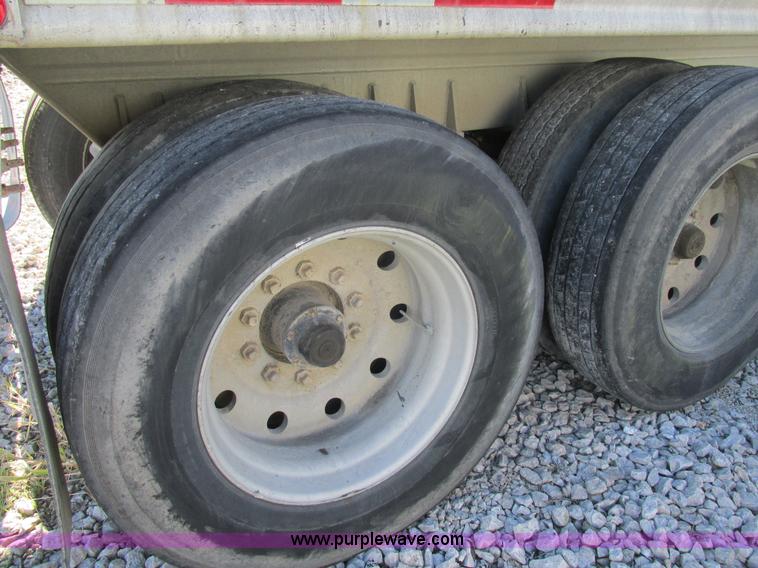 image for item K5202 1993 Mate end dump trailer