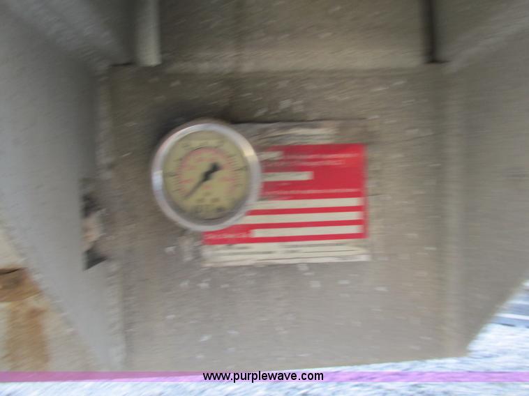 image for item K5202 1993 Mate end dump trailer