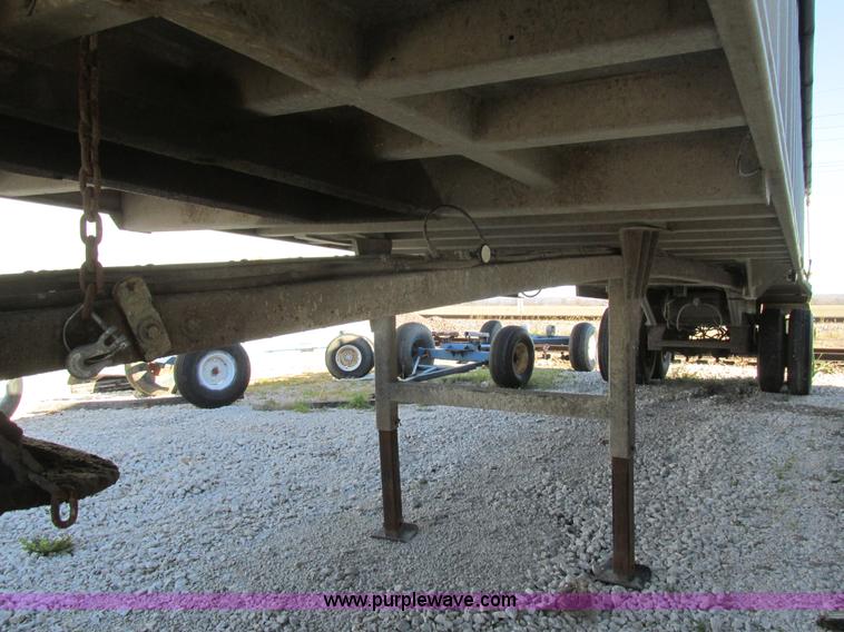 image for item K5202 1993 Mate end dump trailer