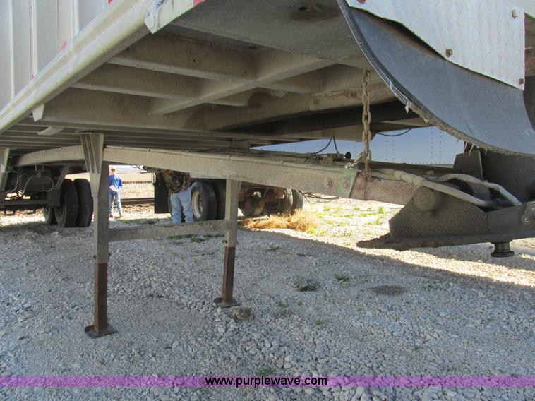 image for item K5202 1993 Mate end dump trailer