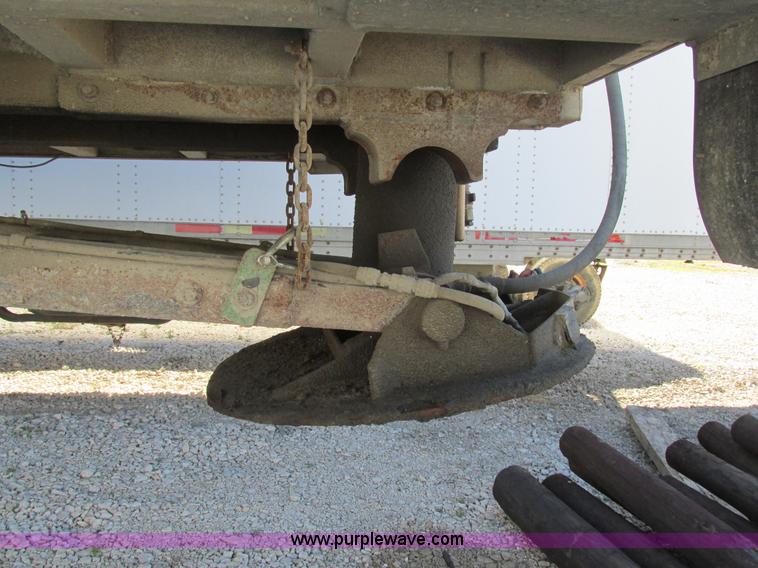 image for item K5202 1993 Mate end dump trailer