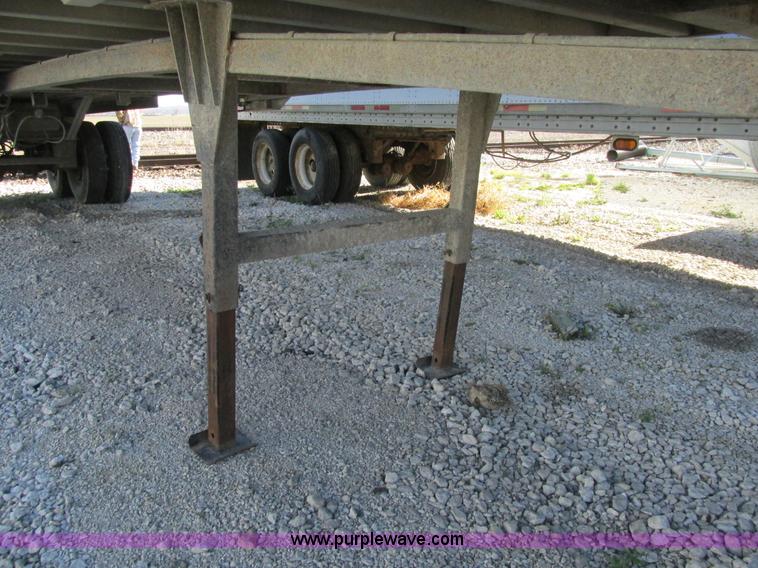 image for item K5202 1993 Mate end dump trailer