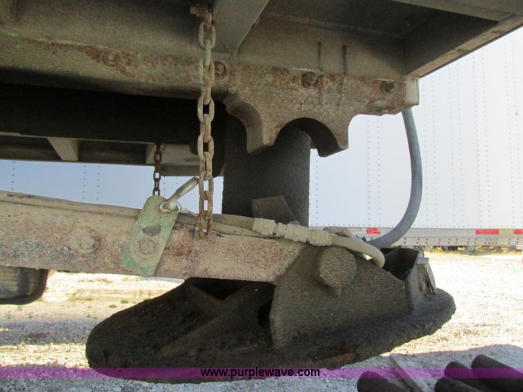 image for item K5202 1993 Mate end dump trailer