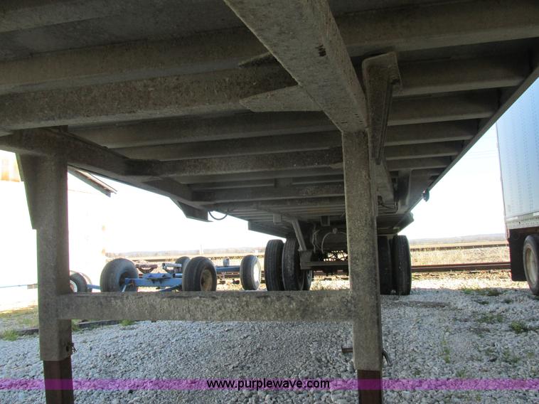image for item K5202 1993 Mate end dump trailer