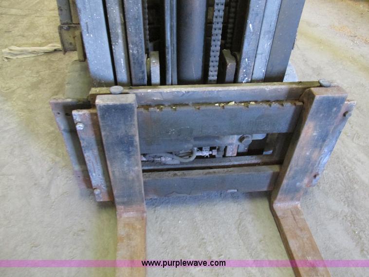 image for item K5203 Caterpillar T30D forklift