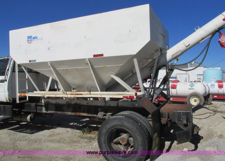image for item K5204 1991 Chevrolet Kodiak seed tender truck