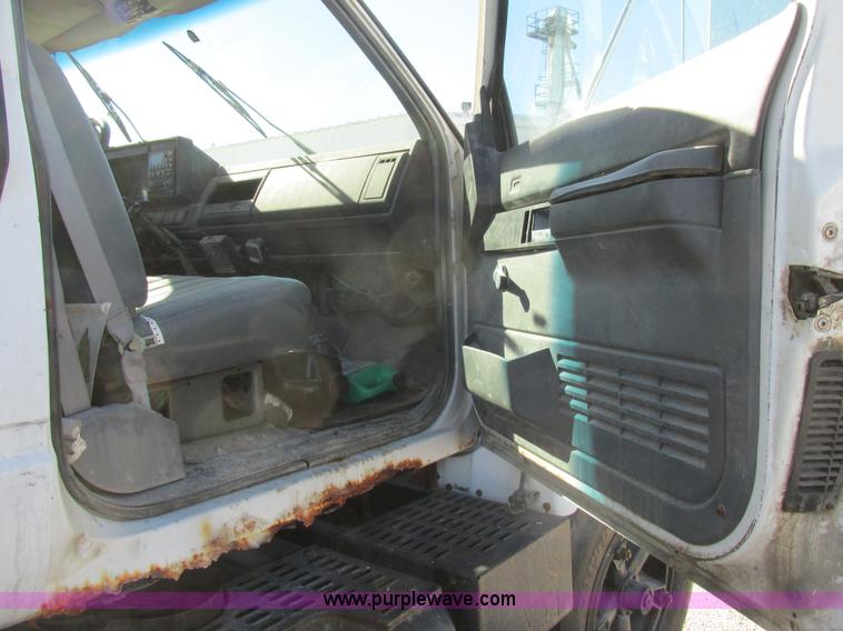 image for item K5204 1991 Chevrolet Kodiak seed tender truck