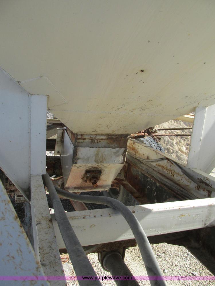 image for item K5204 1991 Chevrolet Kodiak seed tender truck