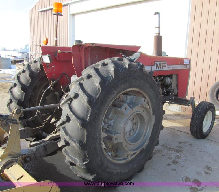 image for item L1843 1977 Massey-Ferguson 285 tractor