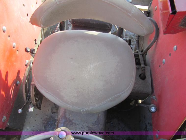 image for item L1843 1977 Massey-Ferguson 285 tractor