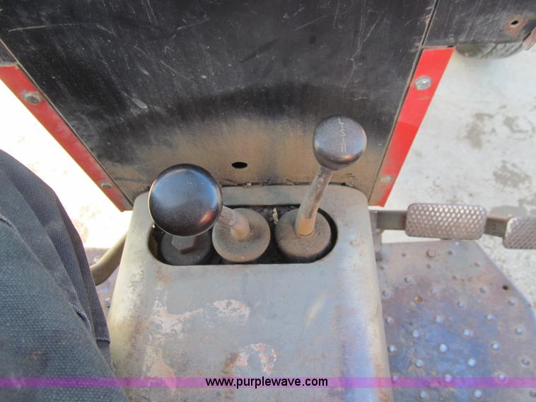 image for item L1843 1977 Massey-Ferguson 285 tractor