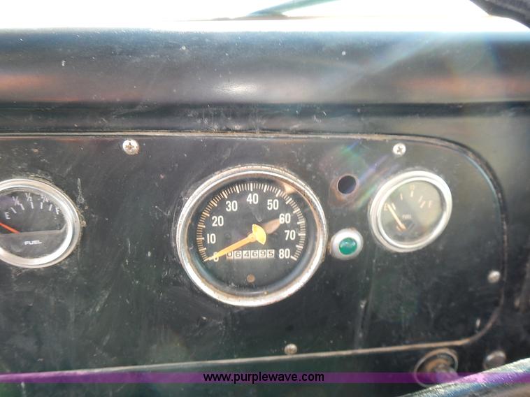 image for item L3590 1978 International Loadstar 1700 grain truck