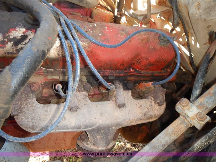 image for item L3590 1978 International Loadstar 1700 grain truck