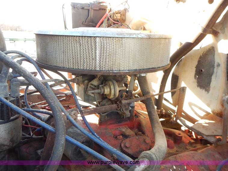 image for item L3590 1978 International Loadstar 1700 grain truck