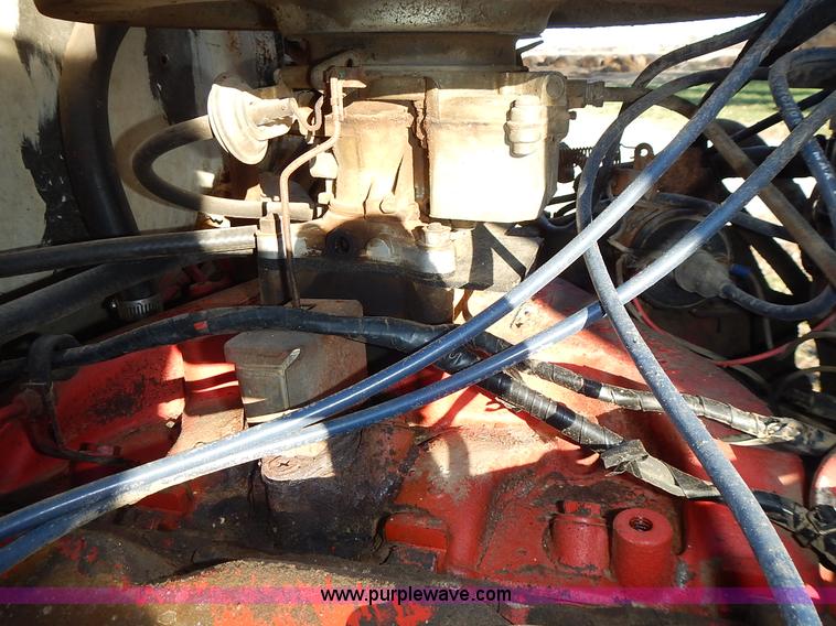 image for item L3590 1978 International Loadstar 1700 grain truck