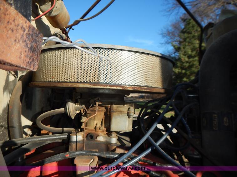 image for item L3590 1978 International Loadstar 1700 grain truck