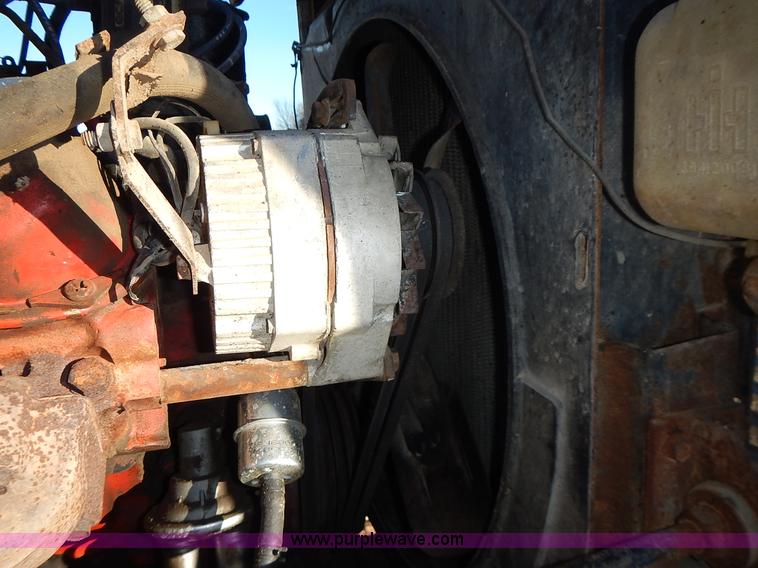 image for item L3590 1978 International Loadstar 1700 grain truck