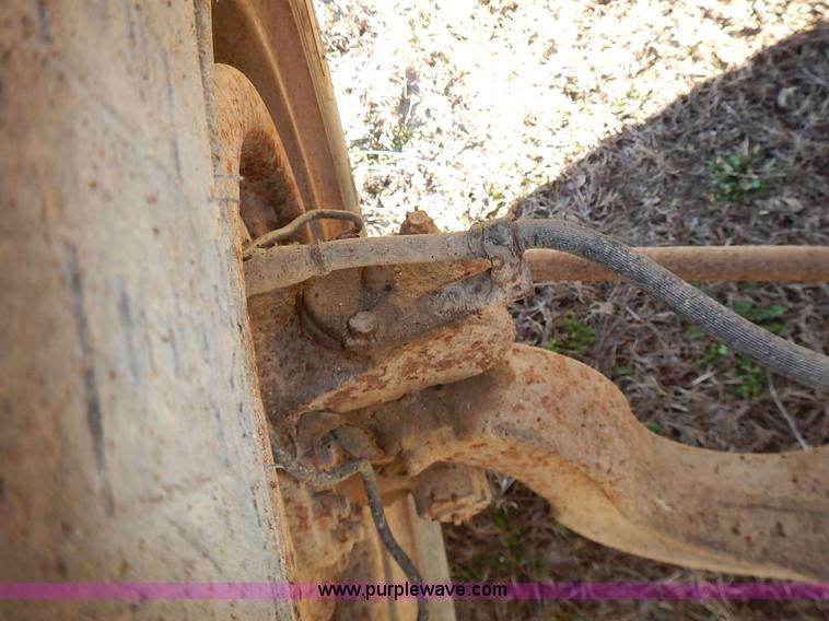 image for item L3590 1978 International Loadstar 1700 grain truck