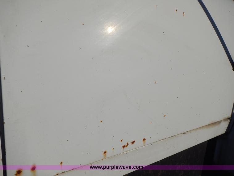 image for item L3590 1978 International Loadstar 1700 grain truck