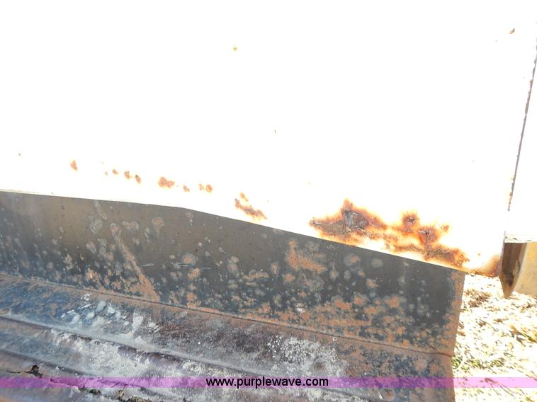 image for item L3590 1978 International Loadstar 1700 grain truck