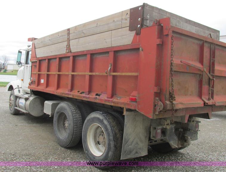 image for item L4128 1992 International 9400 grain truck