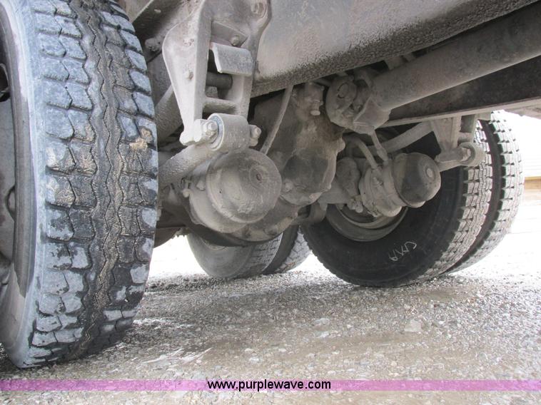 image for item L4128 1992 International 9400 grain truck