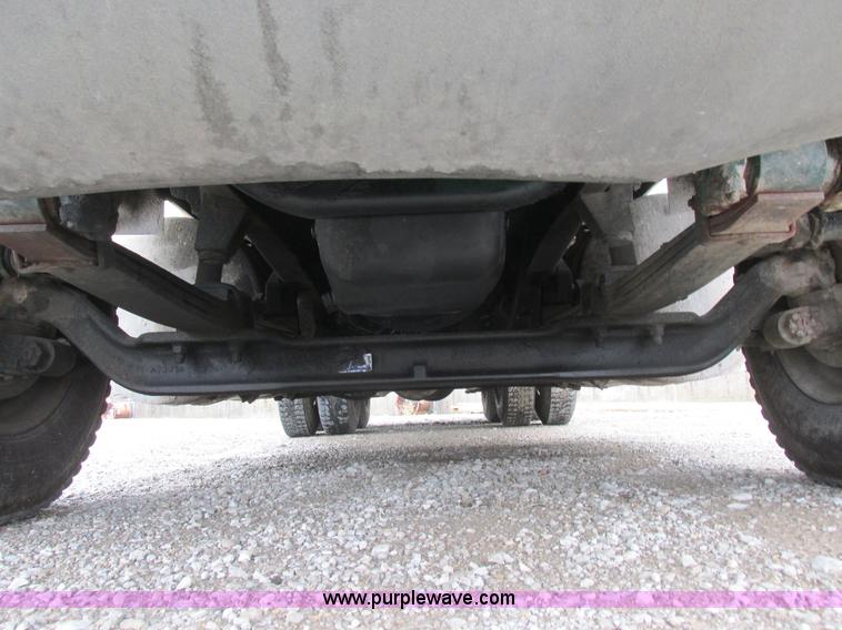 image for item L4128 1992 International 9400 grain truck