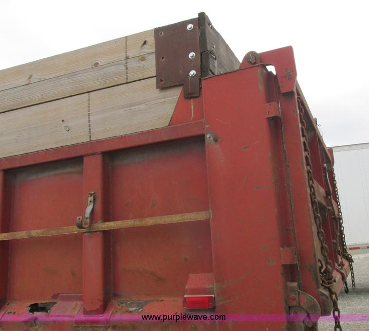 image for item L4128 1992 International 9400 grain truck